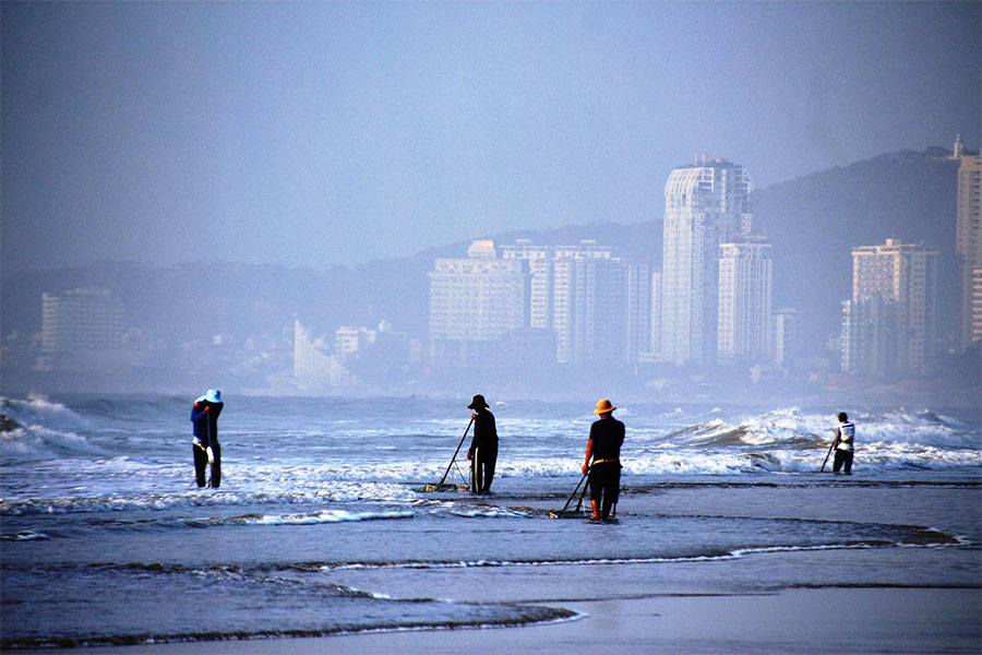 Những “tiều phu” kéo Tết  ​